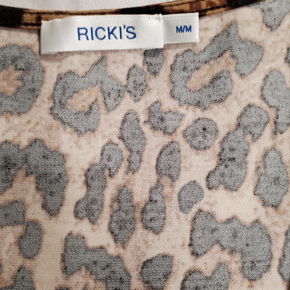 2/$15**Cheetah M top - Picture 3 of 3